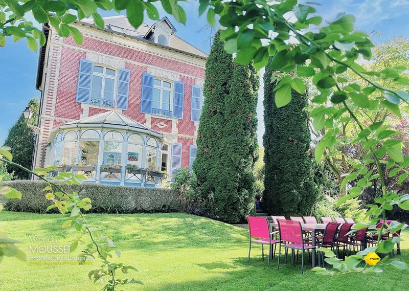 Villa - 398 m² - 16 pièces