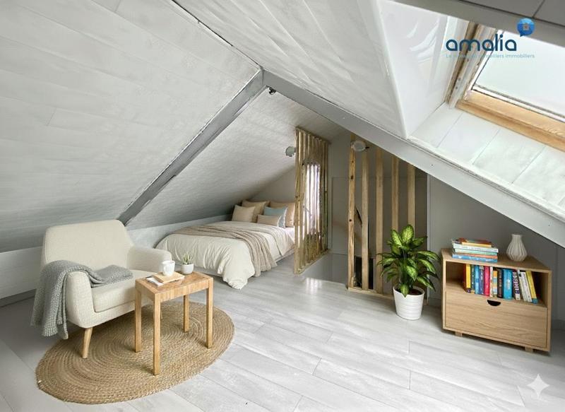 Maison - 204 m² - 7 pièces