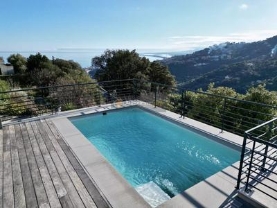 Maison - 195 m² - 5 pièces