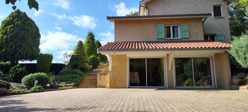 Maison - 280 m² - 6 pièces