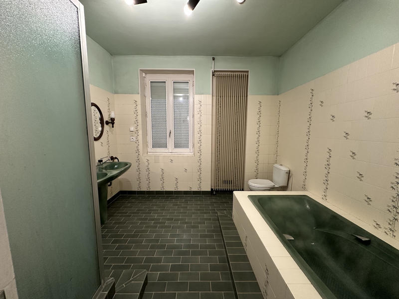 Maison - 240 m² - 12 pièces