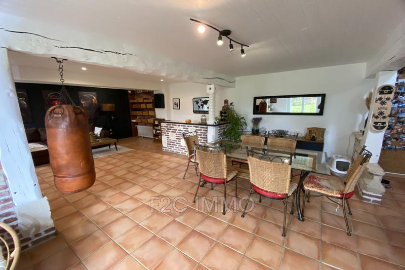 Maison - 212 m² - 6 pièces