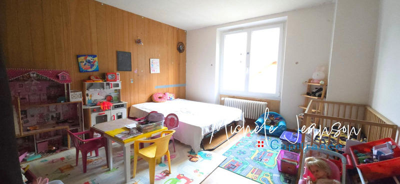 Maison en pierre - 199 m² - 9 pièces