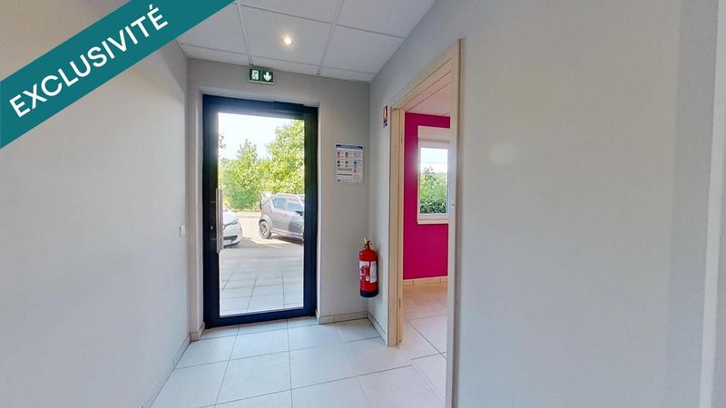 Local commercial - 107 m² - 4 pièces