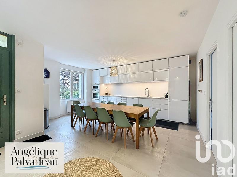 Maison - 185 m² - 12 pièces