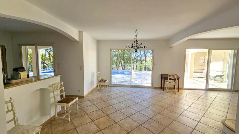 Maison - 143 m² - 5 pièces