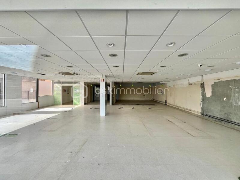 Local commercial - 211 m² - 4 pièces