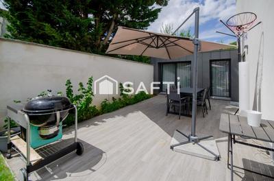 Maison - 185 m² - 8 pièces