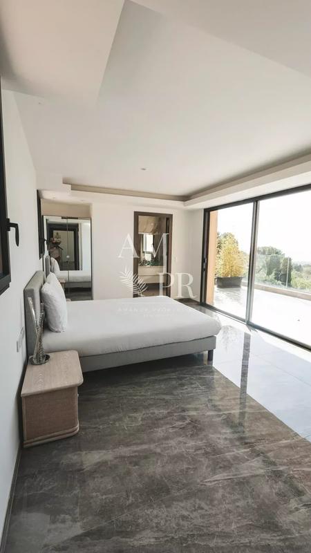 Villa - 370 m² - 8 pièces