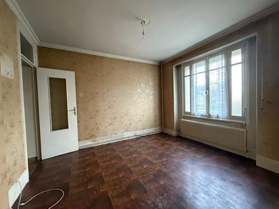 Maison - 90 m² - 6 pièces