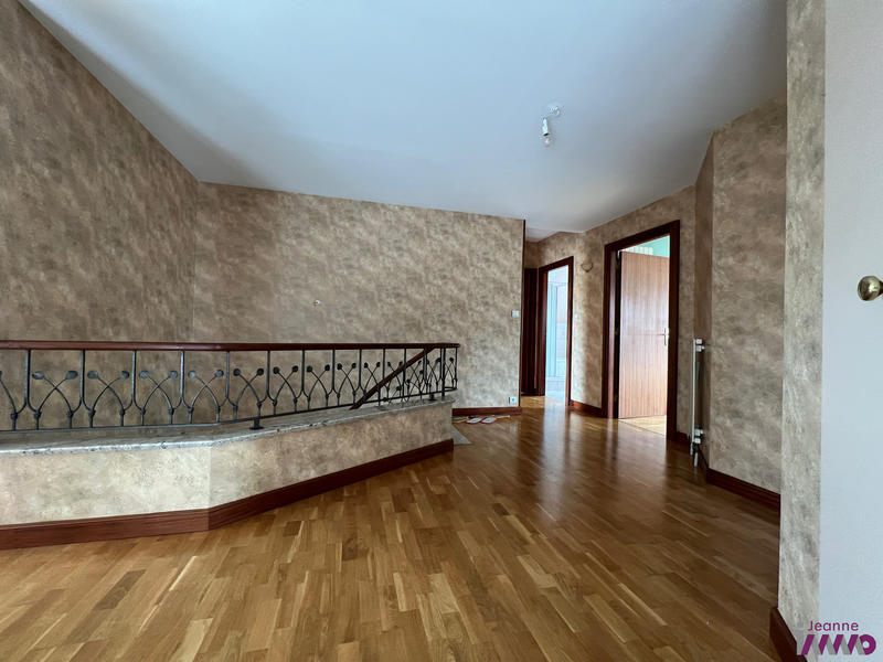 Maison contemporaine - 260 m² - 6 pièces