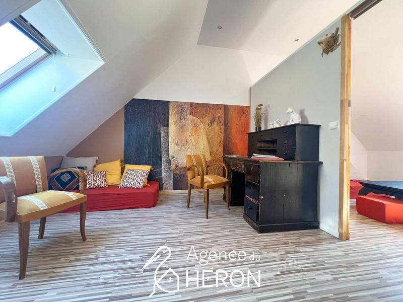 Maison - 143 m² - 8 pièces