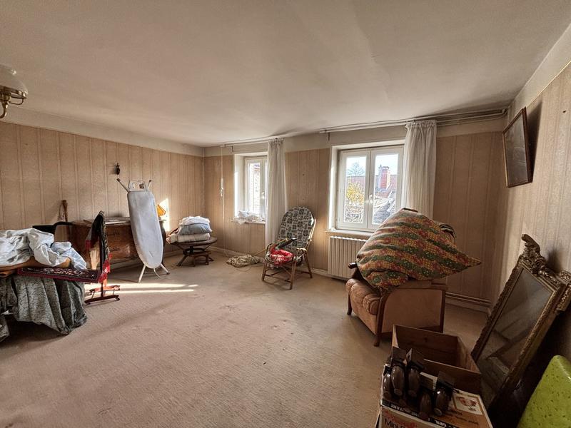 Maison - 180 m² - 9 pièces