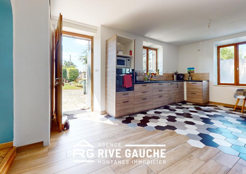 Maison - 208 m² - 8 pièces