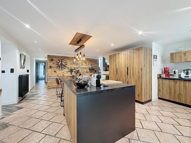 Maison - 210 m² - 5 pièces