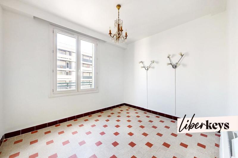 Appartement - 97 m² - 6 pièces