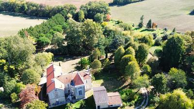 Maison - 365 m² - 10 pièces