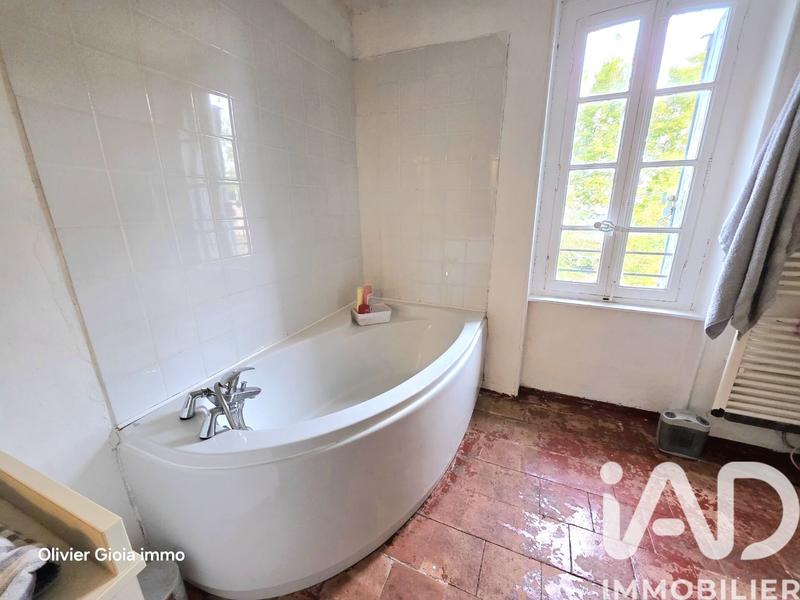 Maison - 275 m² - 11 pièces