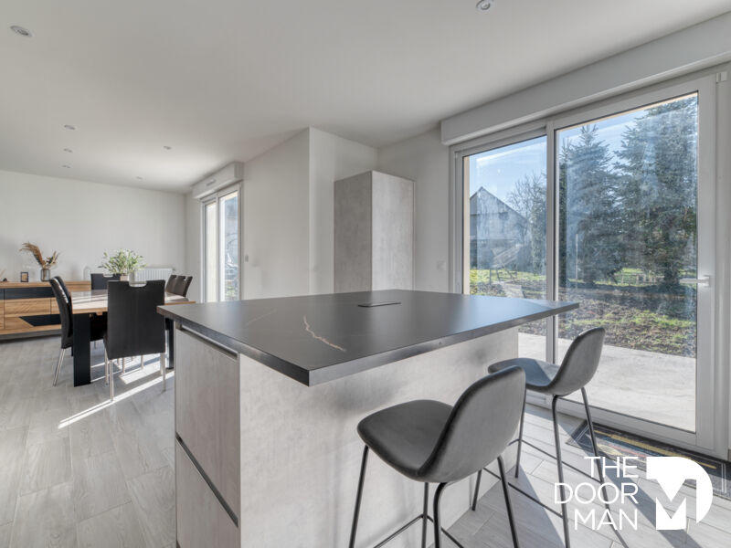 Maison - 94 m² - 5 pièces