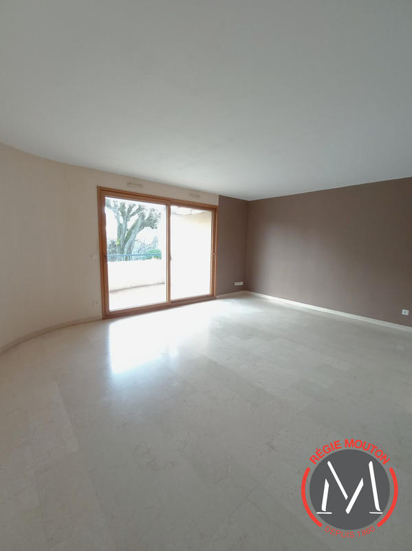 Appartement - 81 m² - 3 pièces