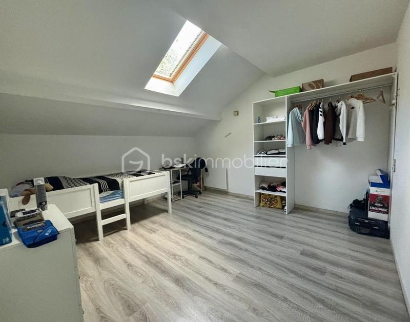 Maison - 187 m² - 7 pièces