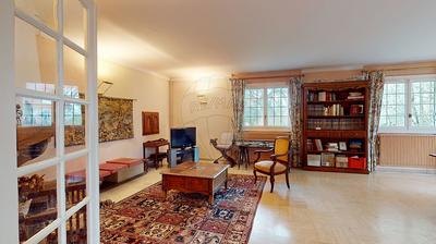 Maison - 233 m² - 8 pièces