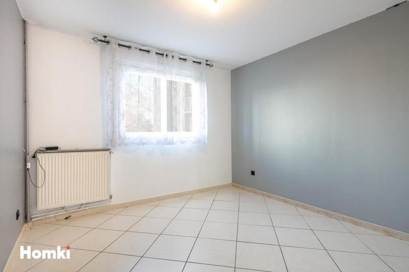 Appartement - 90 m² - 5 pièces