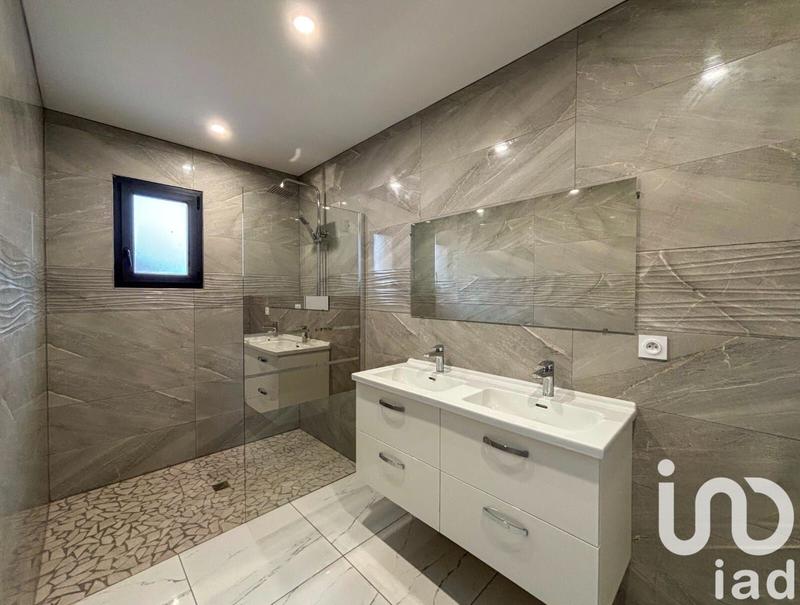 Maison - 140 m² - 5 pièces