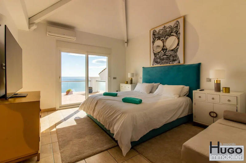 Villa - 355 m² - 10 pièces