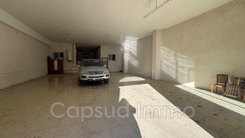 Propriété - 290 m² - 9 pièces