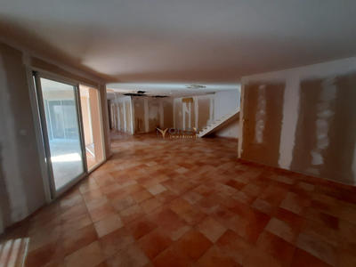 Maison traditionnelle - 194 m² - 6 pièces