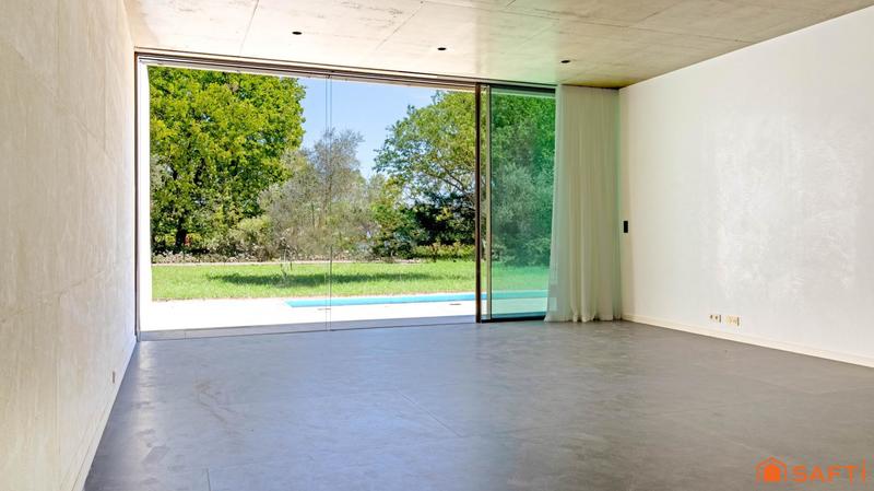 Maison - 250 m² - 5 pièces