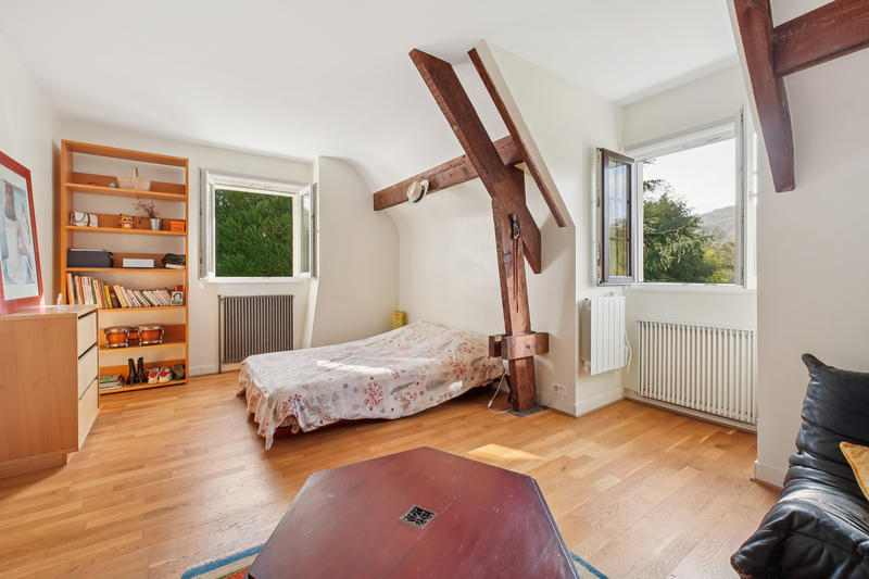 Maison - 215 m² - 7 pièces