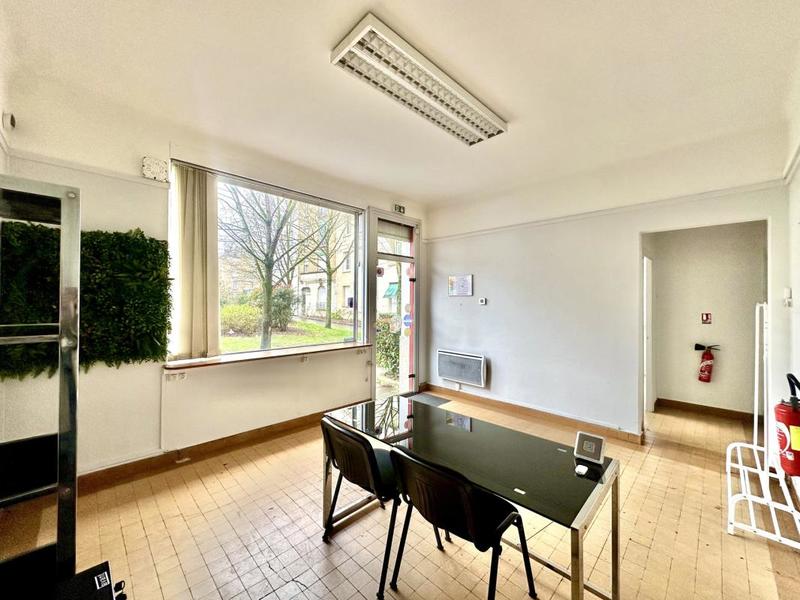 Local commercial - 55 m² - 4 pièces