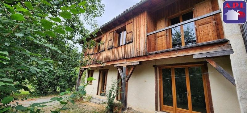 Maison - 236 m² - 7 pièces