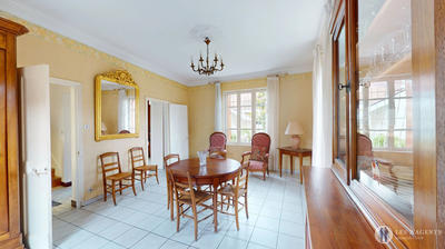 Maison - 299 m² - 8 pièces