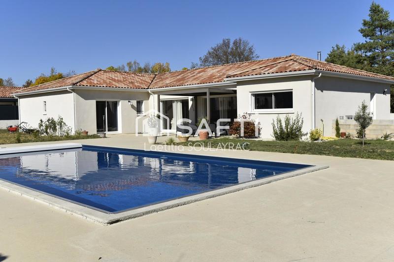 Maison - 204 m² - 6 pièces