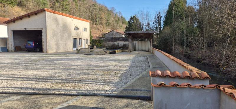 Propriété - 225 m² - 10 pièces