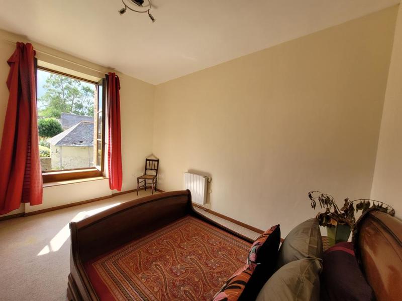 Maison - 222 m² - 12 pièces