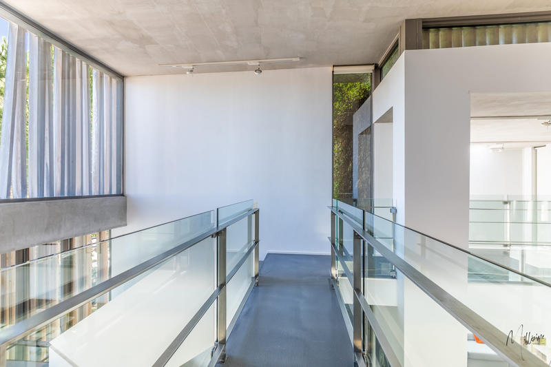 Maison contemporaine - 332 m² - 8 pièces