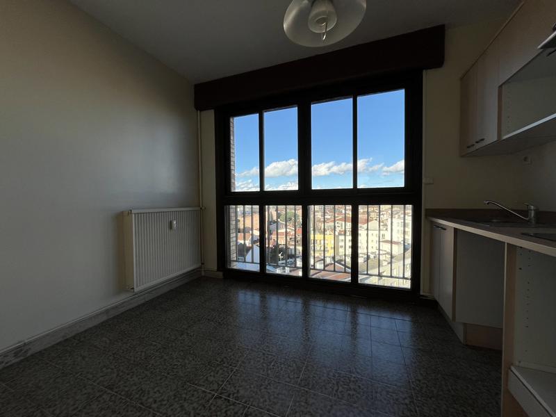 Appartement - 100 m² - 5 pièces