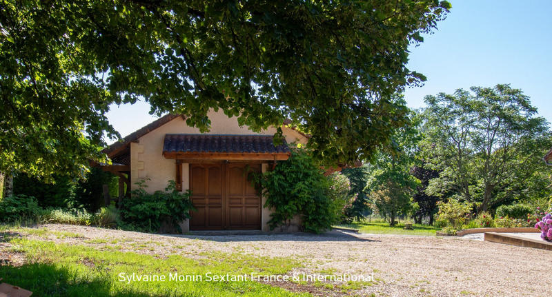 Maison - 220 m² - 7 pièces