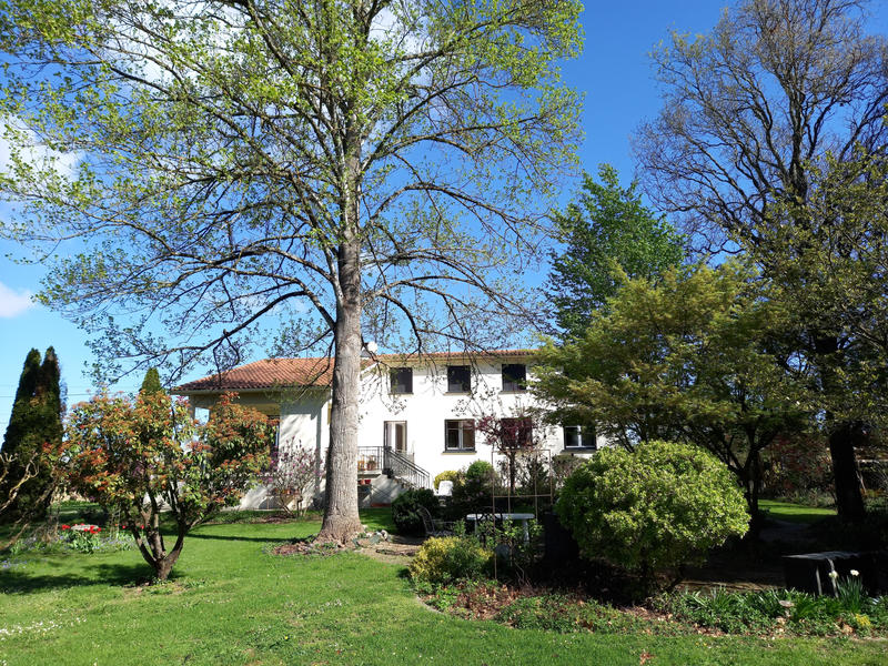 Maison - 230 m² - 10 pièces