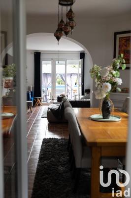 Maison - 334 m² - 12 pièces