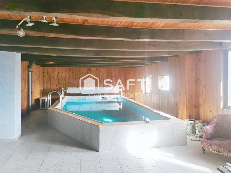 Maison - 263 m² - 8 pièces