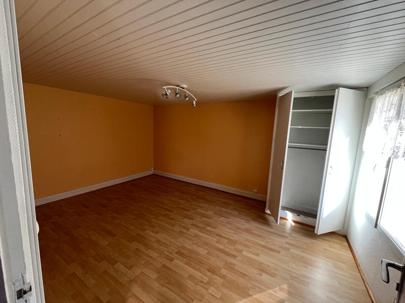 Maison - 185 m² - 8 pièces