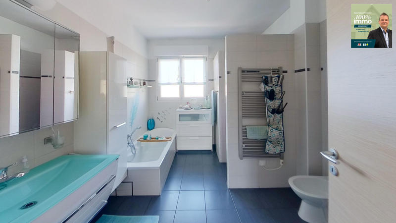 Maison - 260 m² - 6 pièces