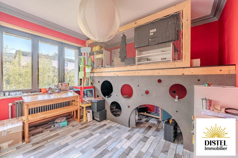 Maison - 150 m² - 8 pièces