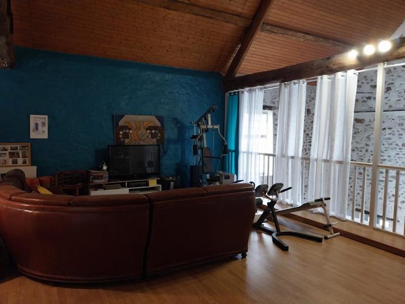 Maison - 260 m² - 9 pièces