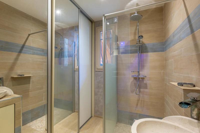 Maison - 215 m² - 9 pièces